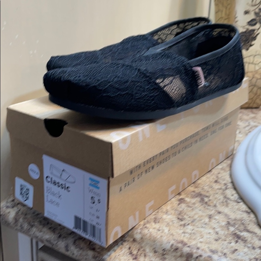 Toms shoes